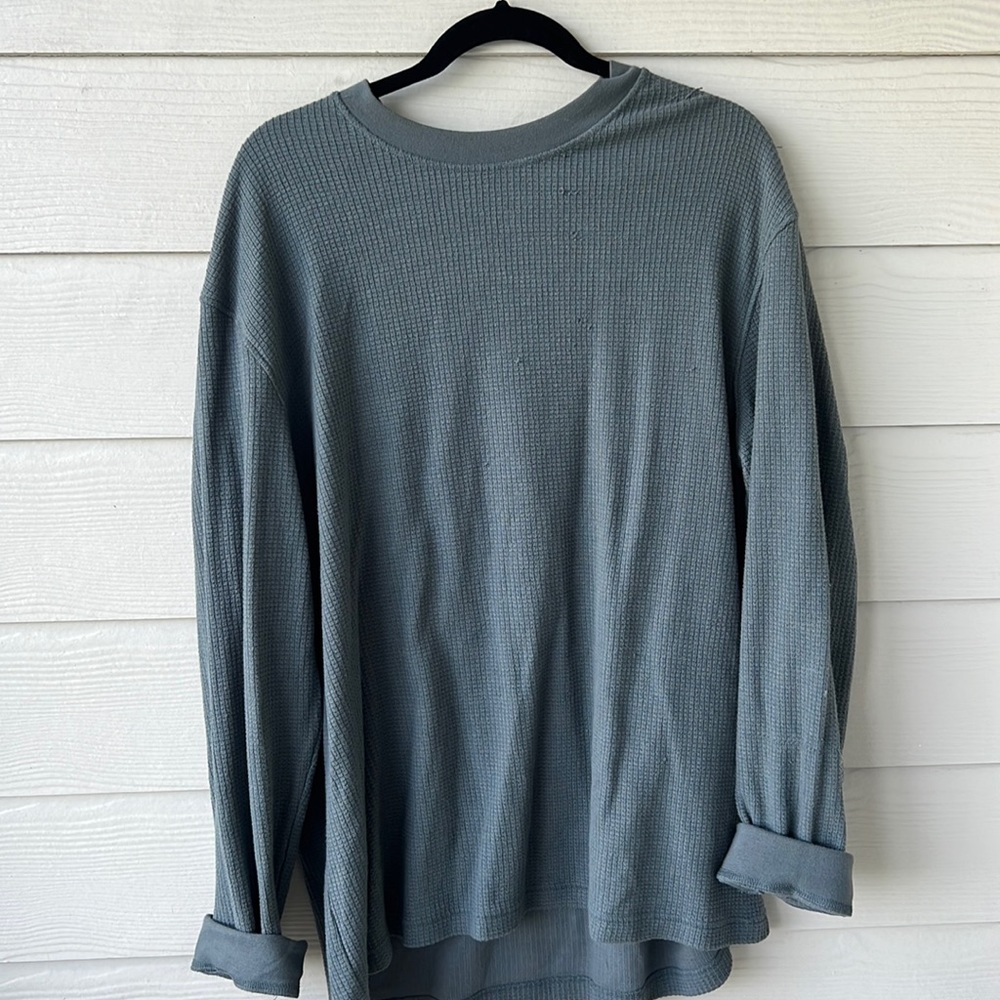 Blue oversized sweatshirt tee